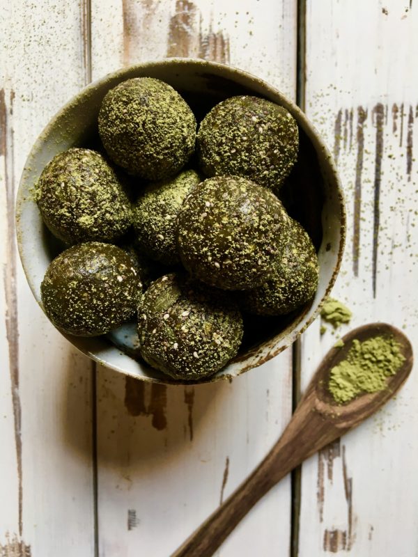 energy balls matcha graines de chia dattes