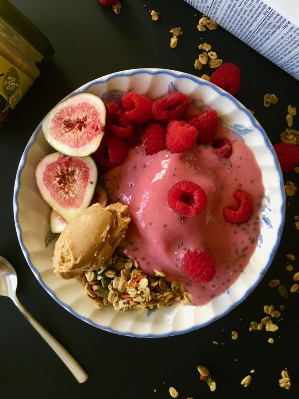 Strawberry smoothie bowl, granola, raspberries, figs