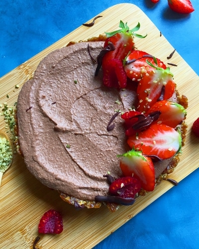 Raw Chocolat vegan cake with strawberries